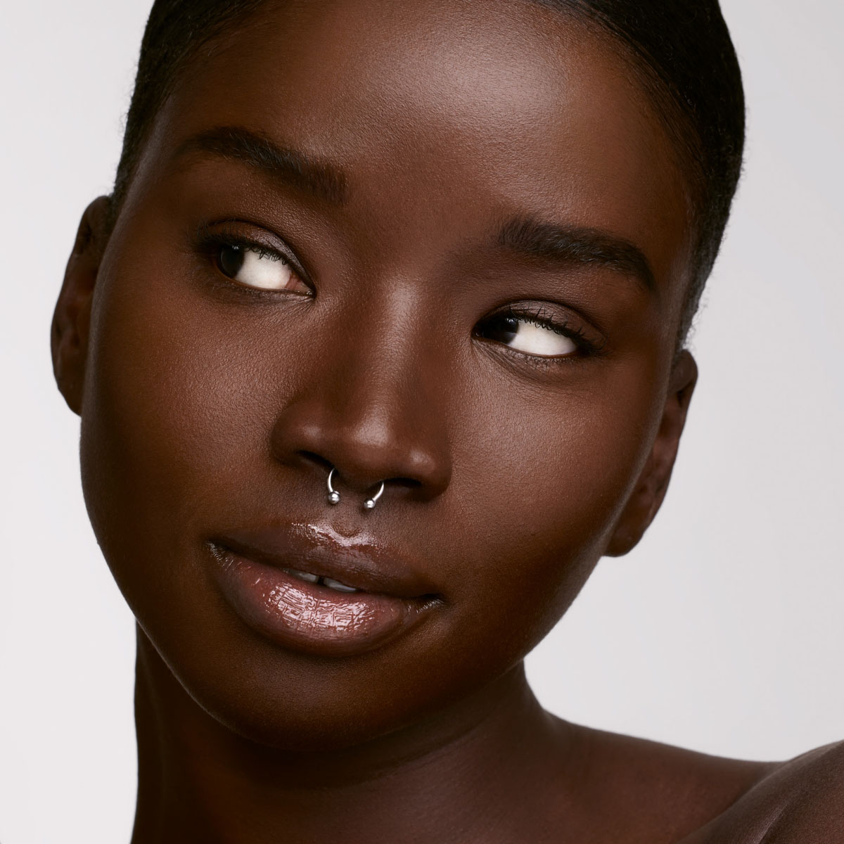 SOFT'LIT NATURALLY LUMINOUS LONGWEAR FOUNDATION (BASE DE MAQUILLAJE PARA ROSTRO)